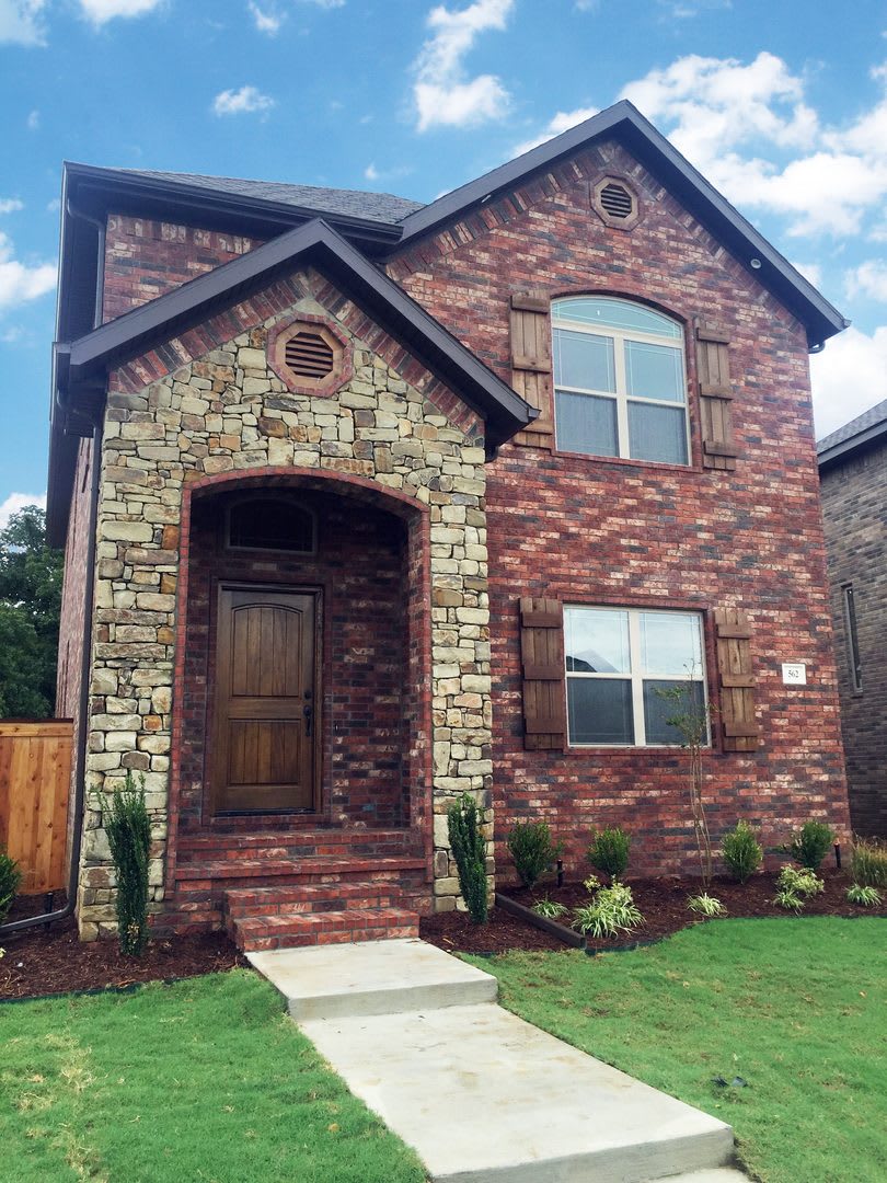 Stunning Fully Furnished Home in the Heart of Fayetteville! – photo 1