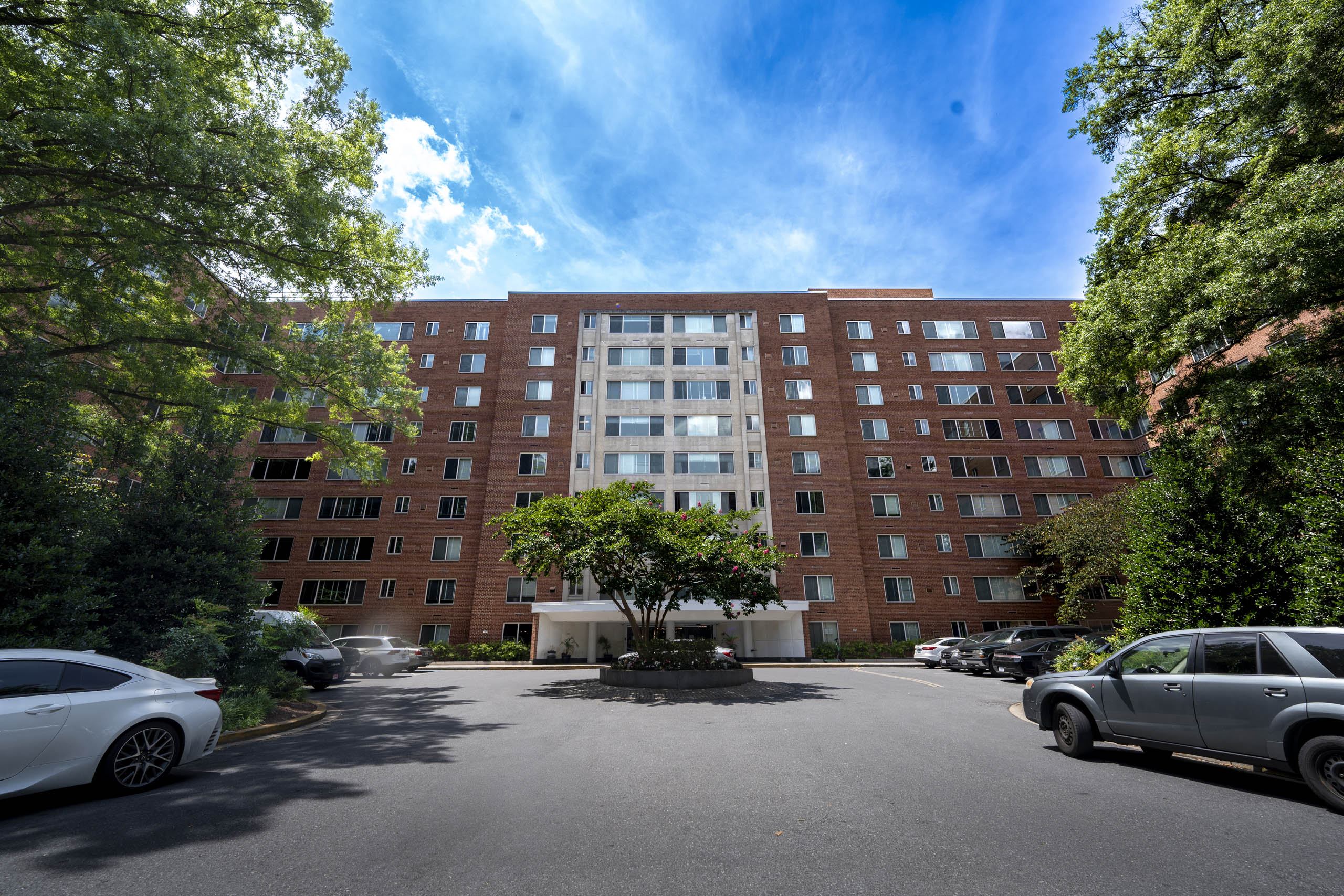 4000 Massachusetts Avenue Apartments – photo 1