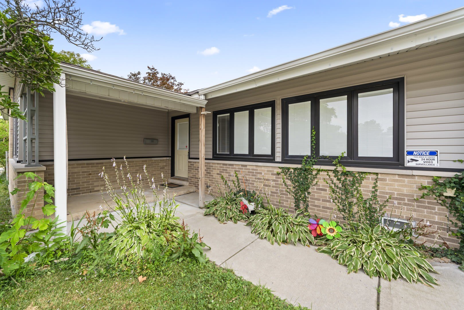 109 Landmeier Road – photo 1 of 24