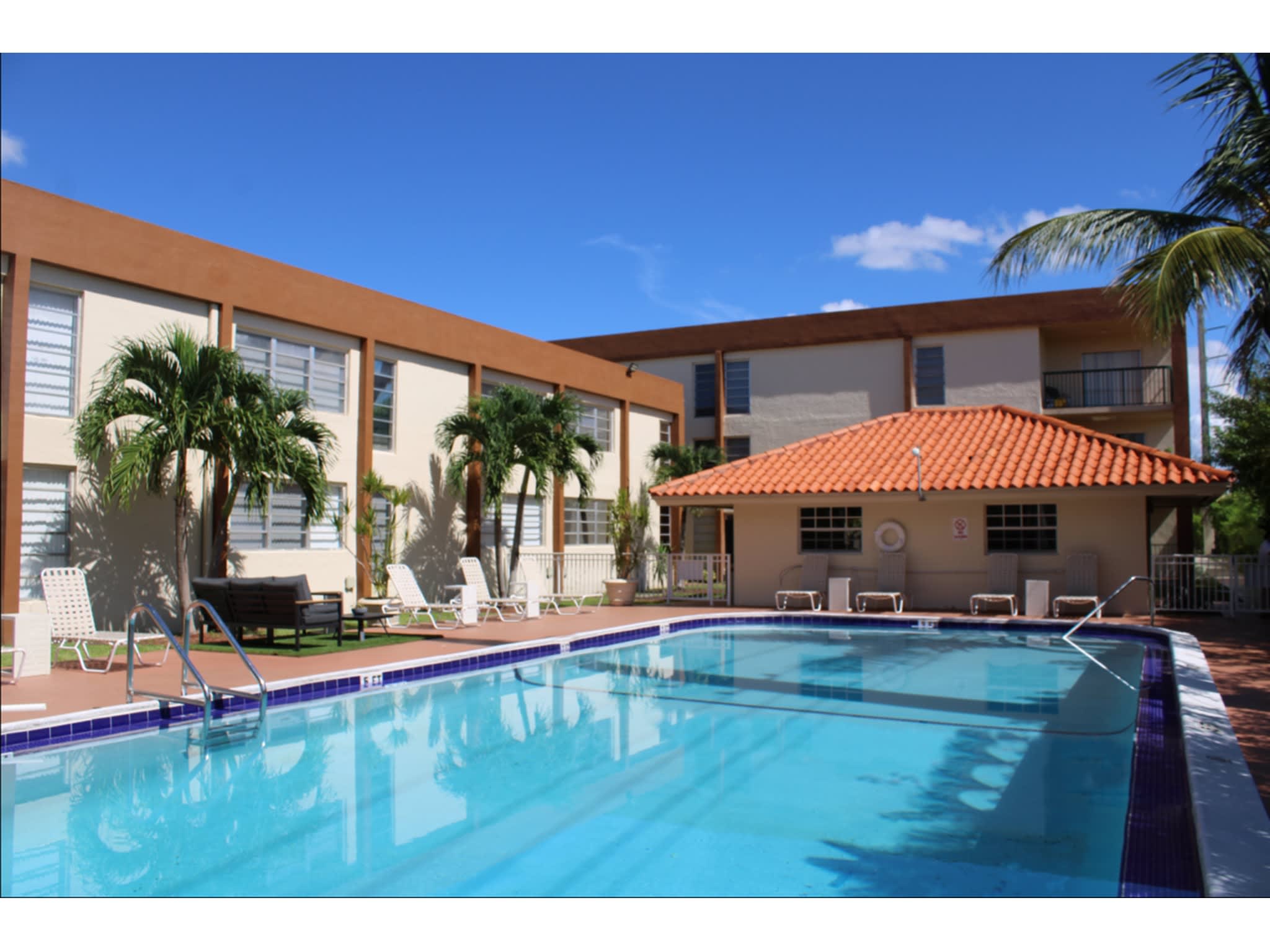 Las Brisas Gardens – photo 1