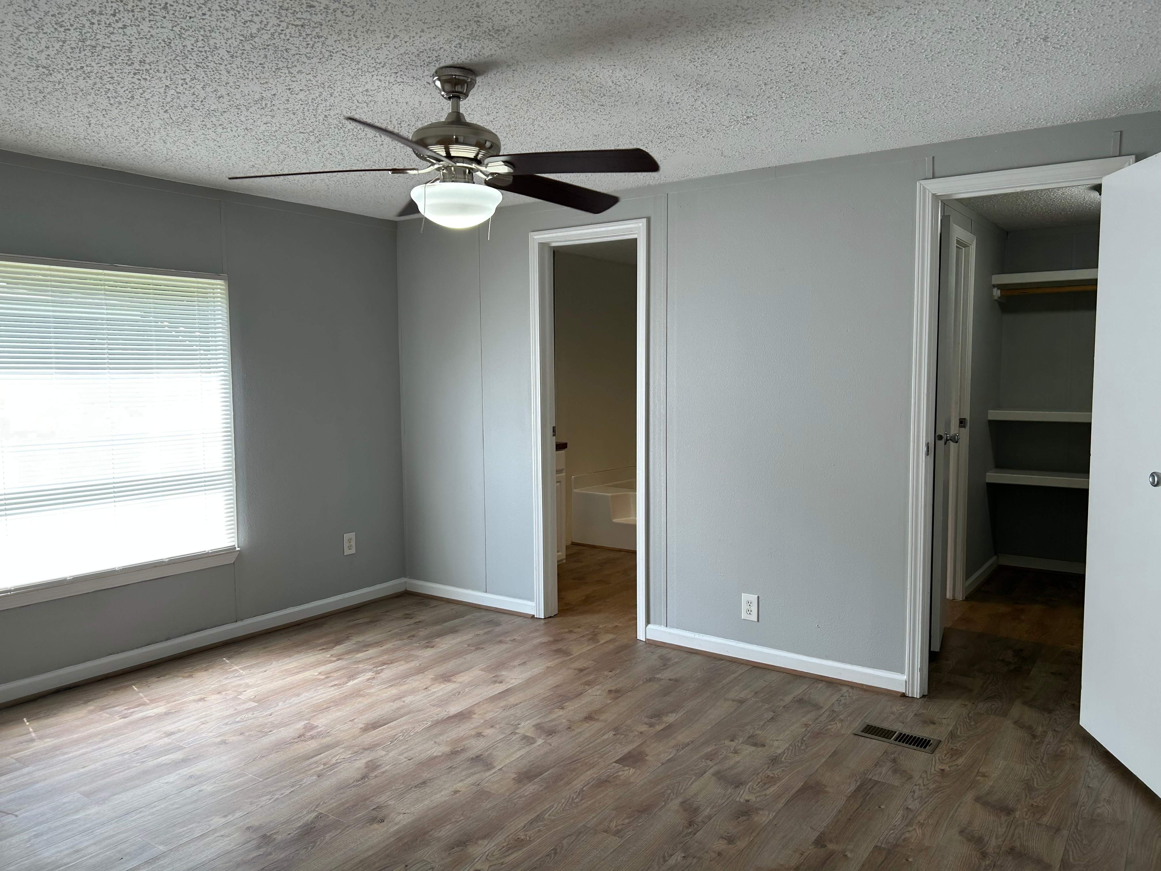 200 Raider Lane – photo 1 of 9