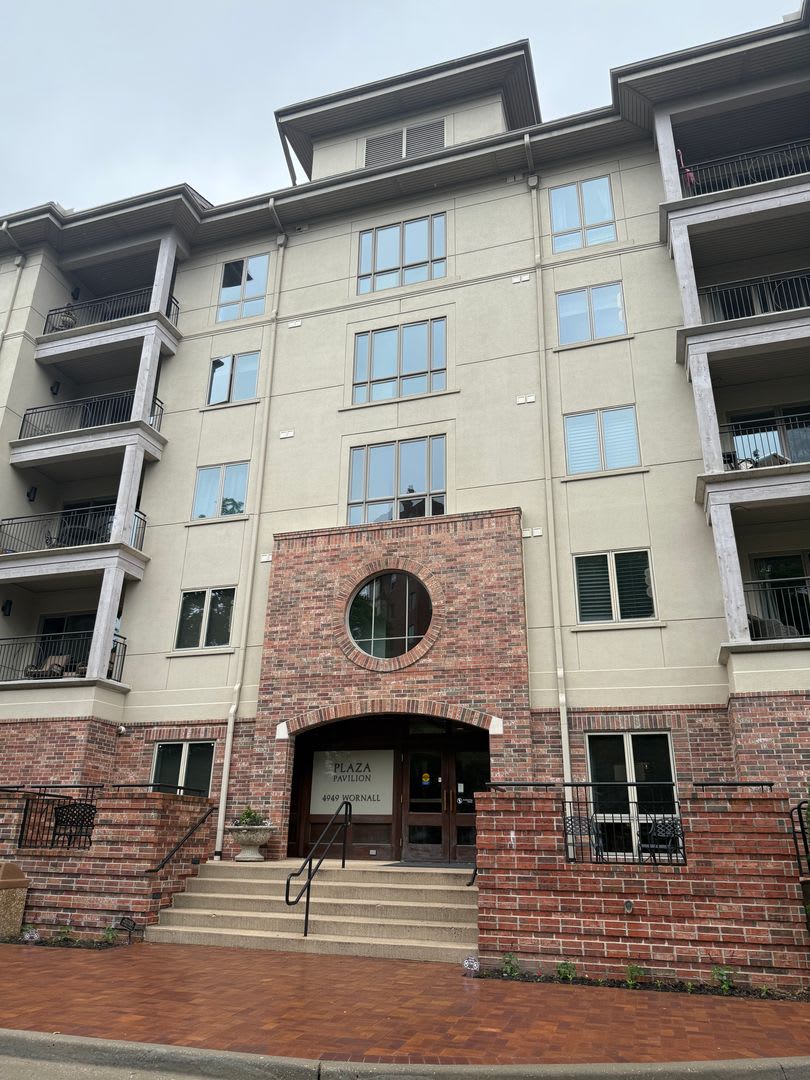 4949 Wornall Rd APT 403 – photo 1