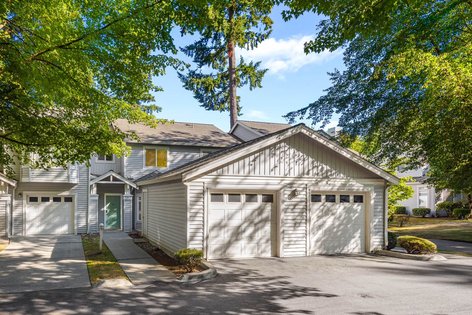 Spacious 3BR Townhome Minutes from Microsoft, Shopping & Parks – photo 1