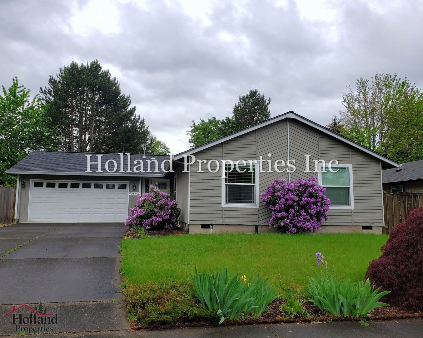 Beautiful Single Level 3 Bedroom Home In Aloha – photo 1 of 223