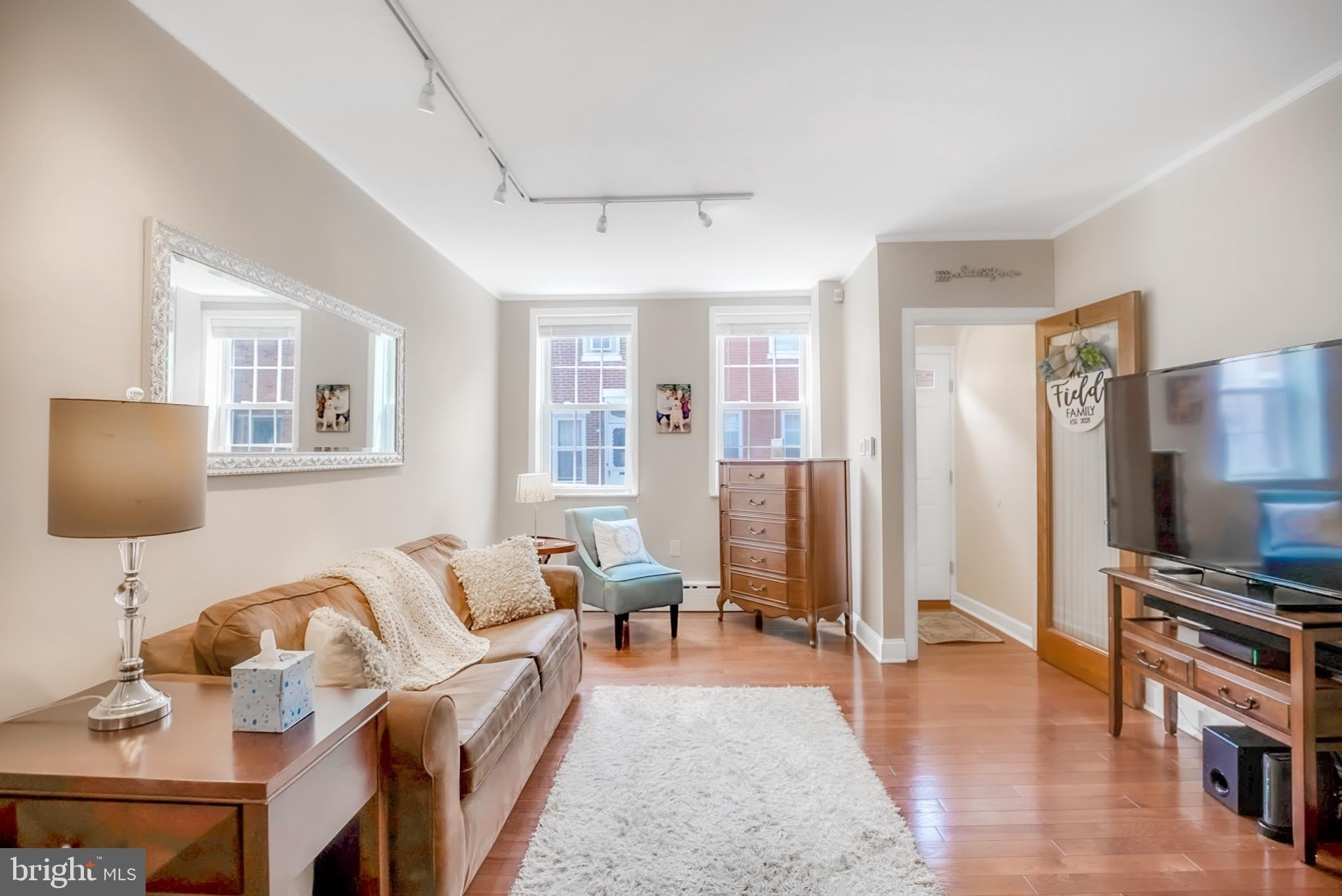 1045 MERCY Street – photo 1