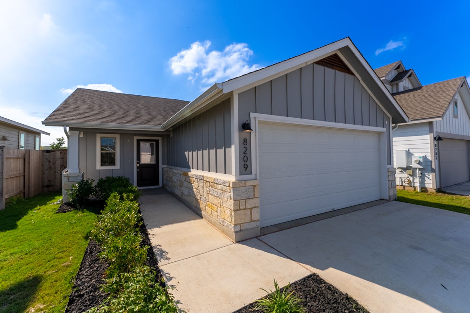 Must see 3 bedroom in South East Austin! – photo 1