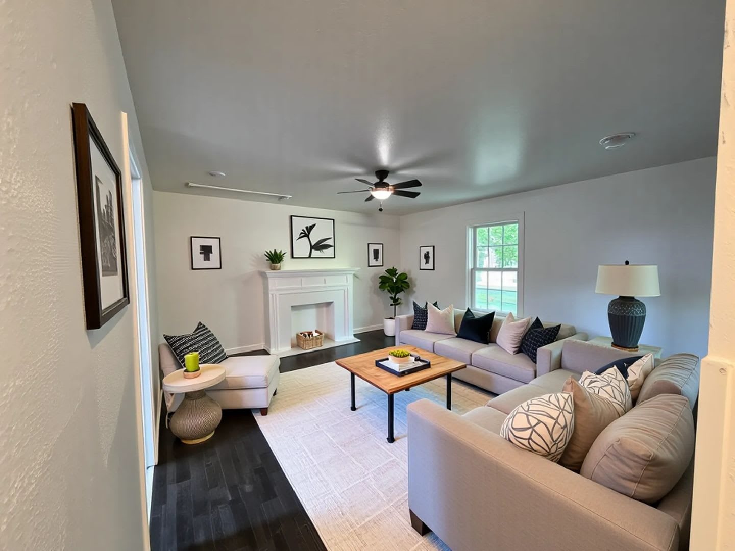 400-402 North Jefferson – photo 1 of 16