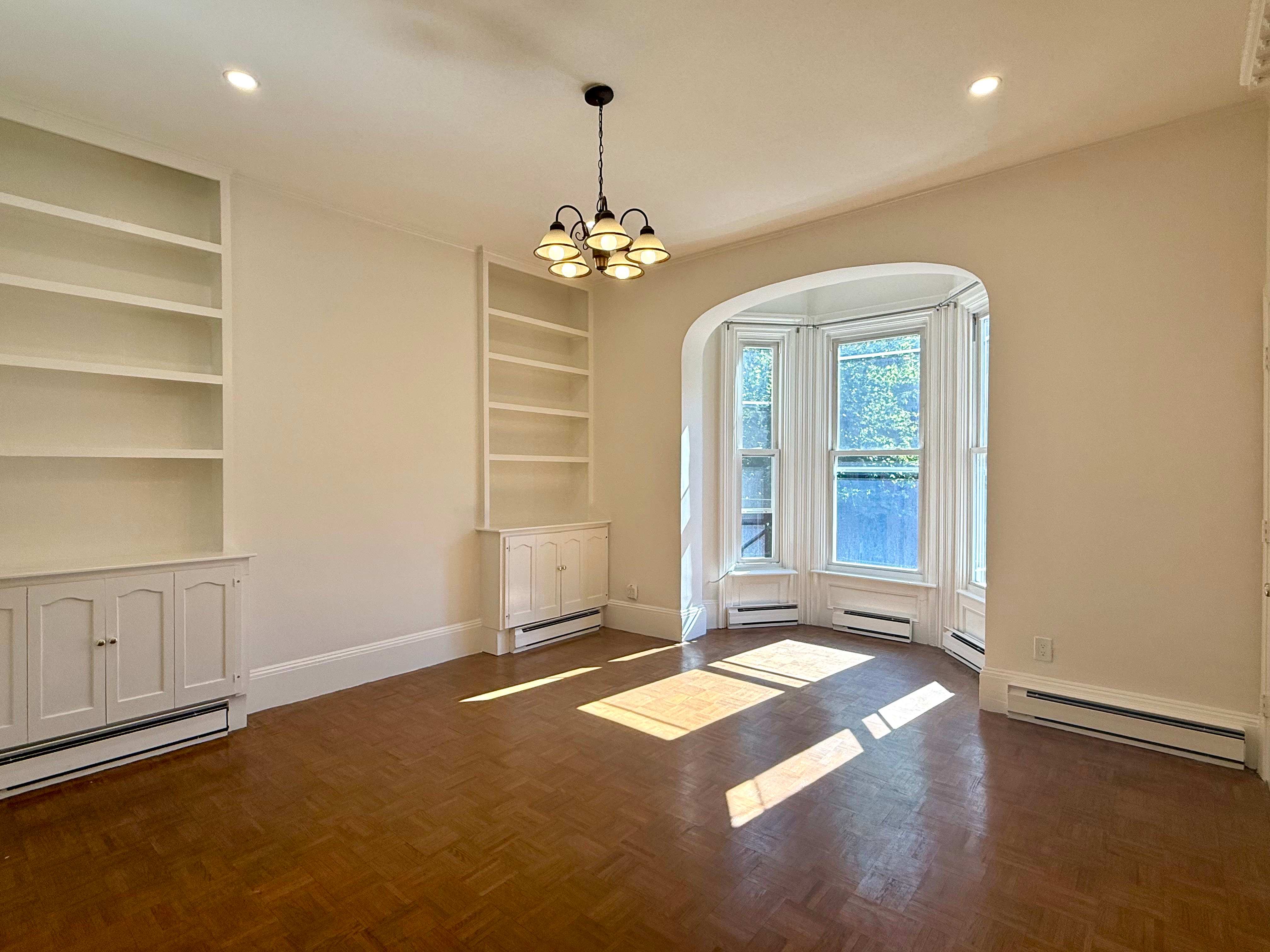 102 Appleton St – photo 1