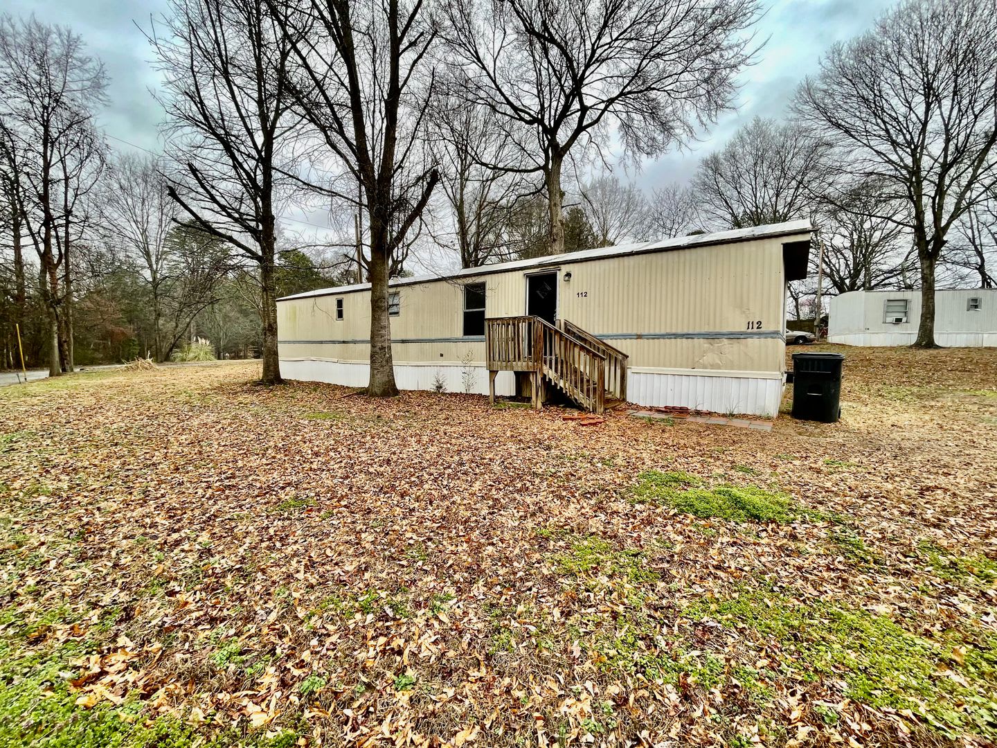 Adorable 2 Bedroom 1 Bath Mobile Home Located It Dallas – photo 1 of 270