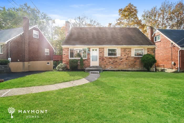 1395 Tallberry Drive – photo 1 of 16