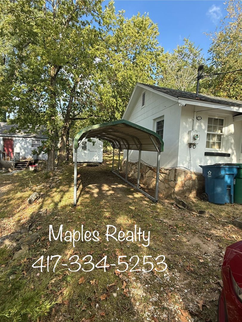 Single Bedroom Home in Rockaway Beach – photo 1 of 14