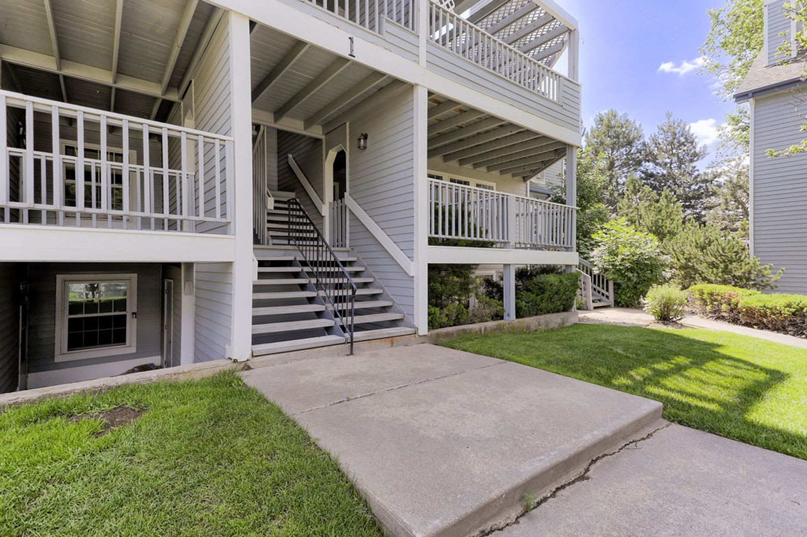 Students Welcome Move In Special 200 Off 1St Months Rent Fantastic Classy 2 Bed 2 Bath Ranch Style 2Nd Floor Condo – photo 1 of 213