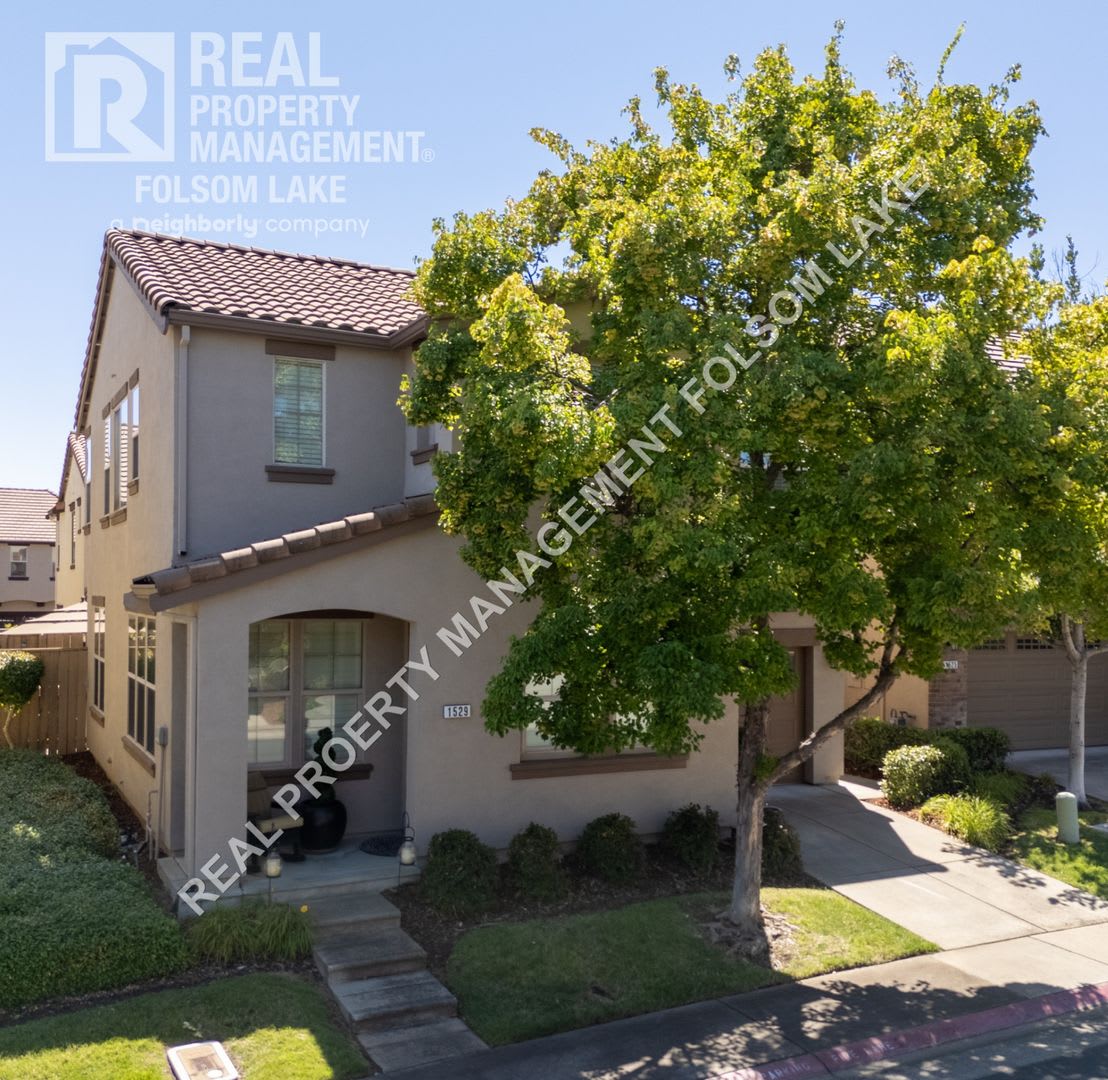 Exquisitely Furnished 3bd 2.5ba – photo 1