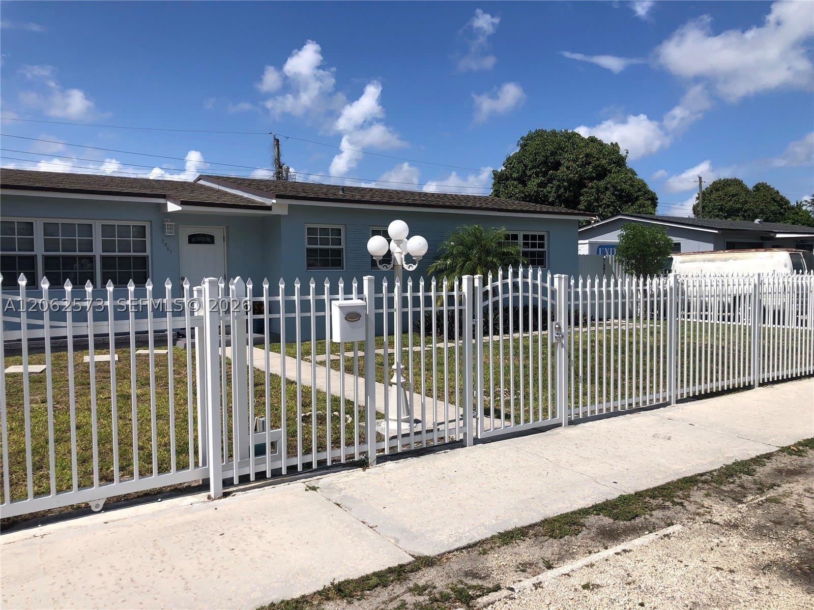 3061 Nw 87Th Ter – photo 1
