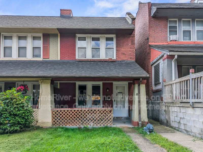 1517 1 2 Davis Ave – photo 1