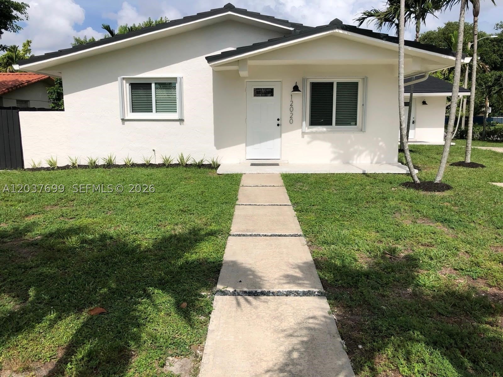 12020 NE 12th Ct – photo 1 of 17