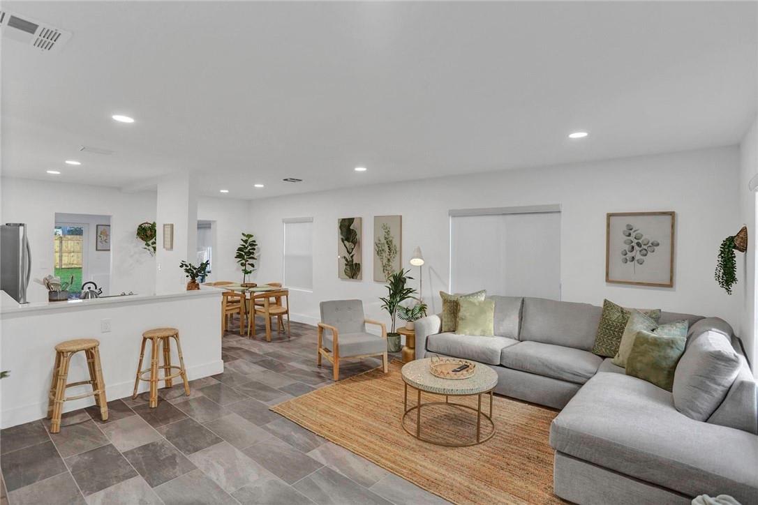 1121 Southwest 15th Avenue – photo 1