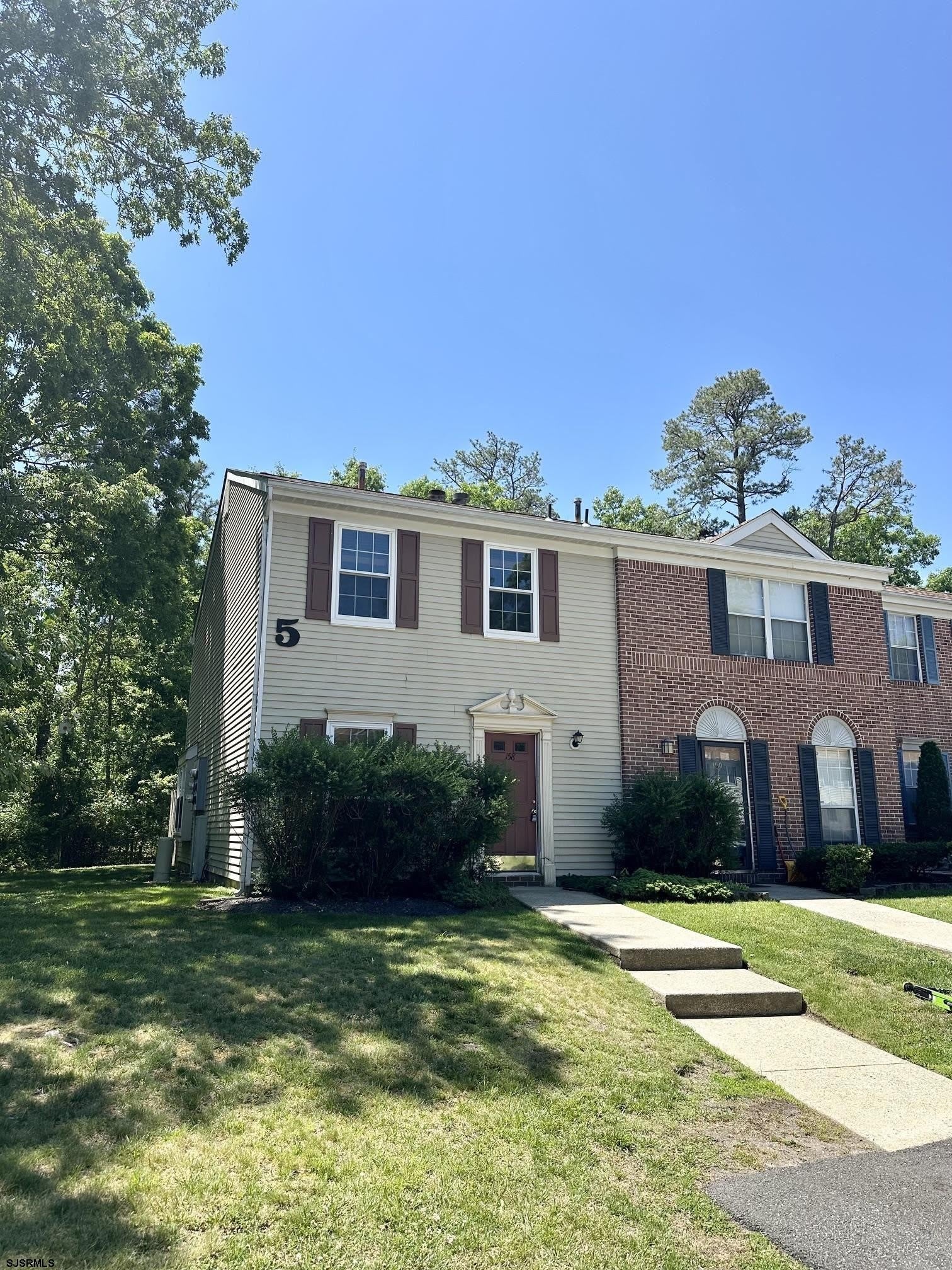 158 Rumson – photo 1 of 10