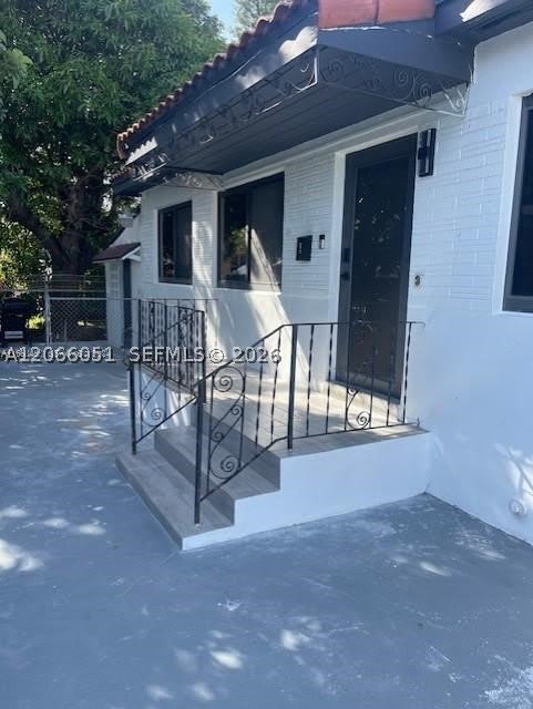 910 SW 8th Ave – photo 1
