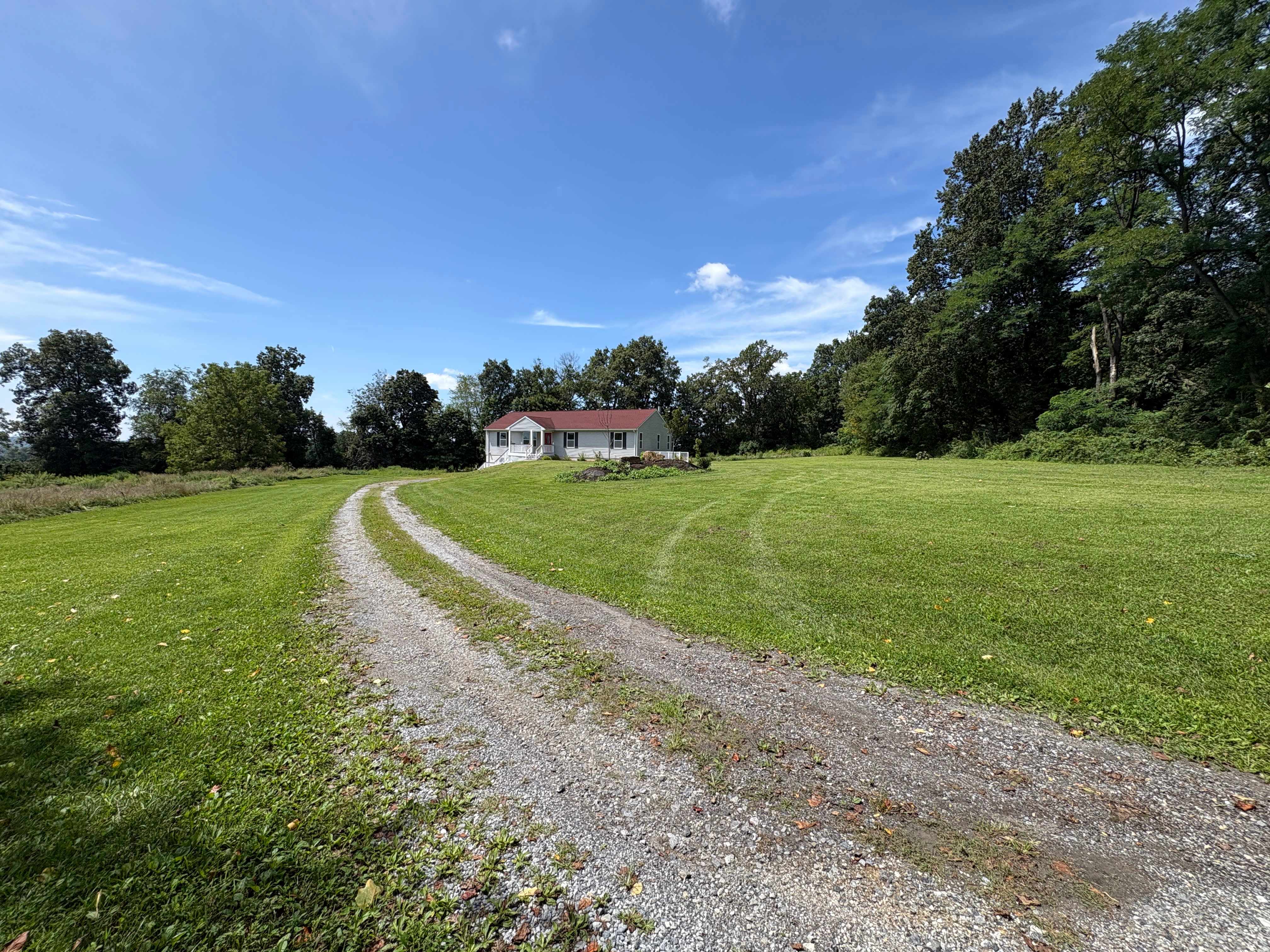 138 Lilly Rd – photo 1 of 19