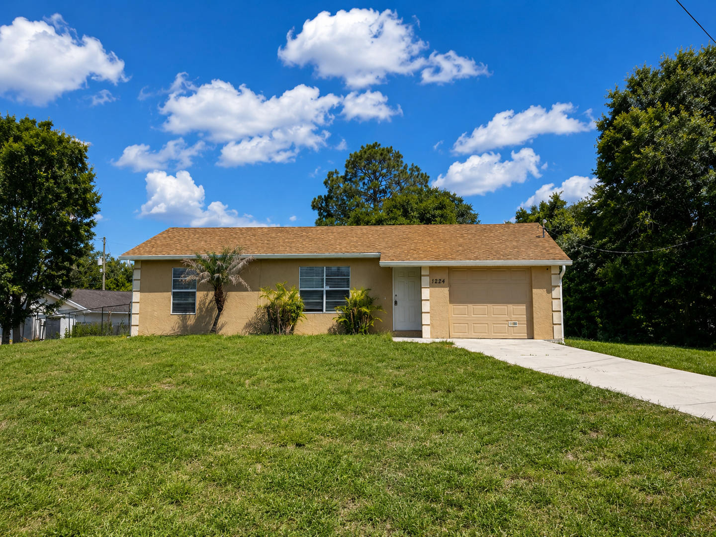 Corner Single Family Home – photo 1