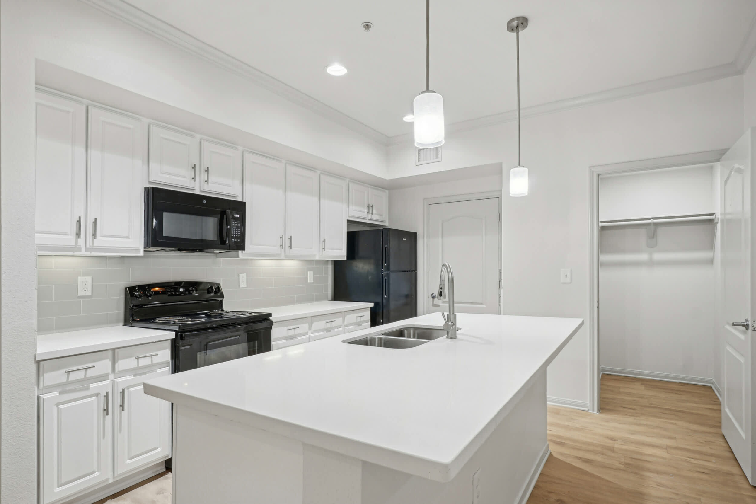 The Henry At Jones Road – photo 1