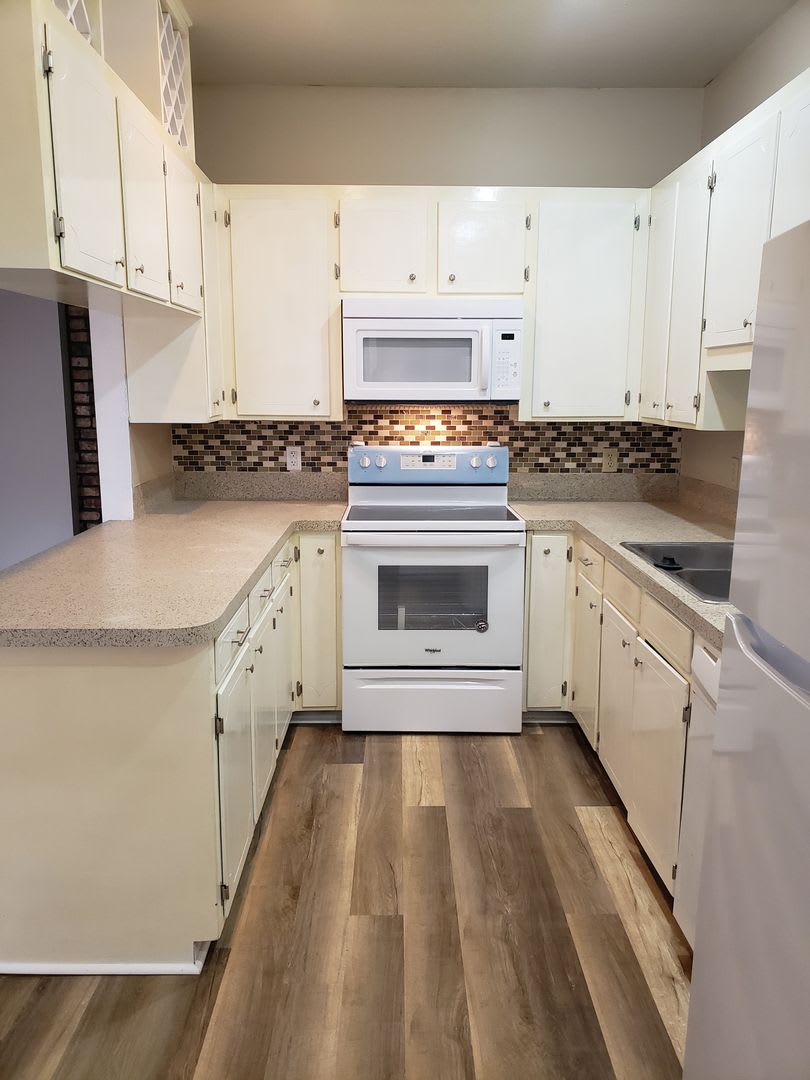 Remodeled 2 bedroom/1&1/2 bathroom in Eastwood on the Bayou – photo 1