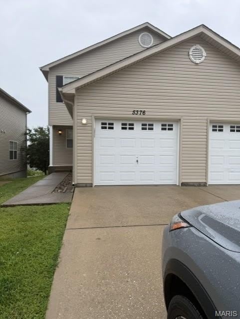 5376 Lakewood Terrace – photo 1 of 17