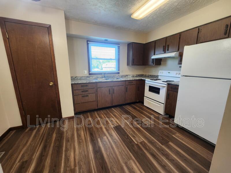 1627 Deweese Dr. – photo 1 of 14