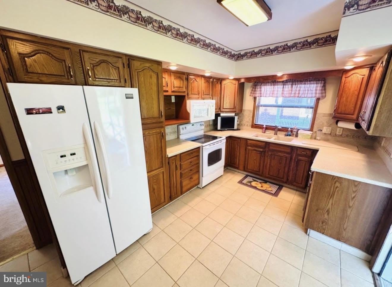 8 LOOMIS PARK RD – photo 1 of 10