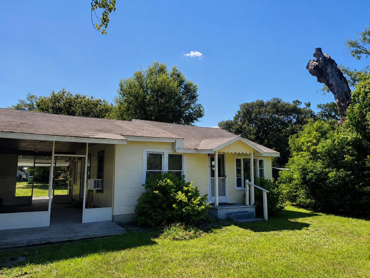 Cute 2Br Duplex In Zephyrhills – photo 1 of 118