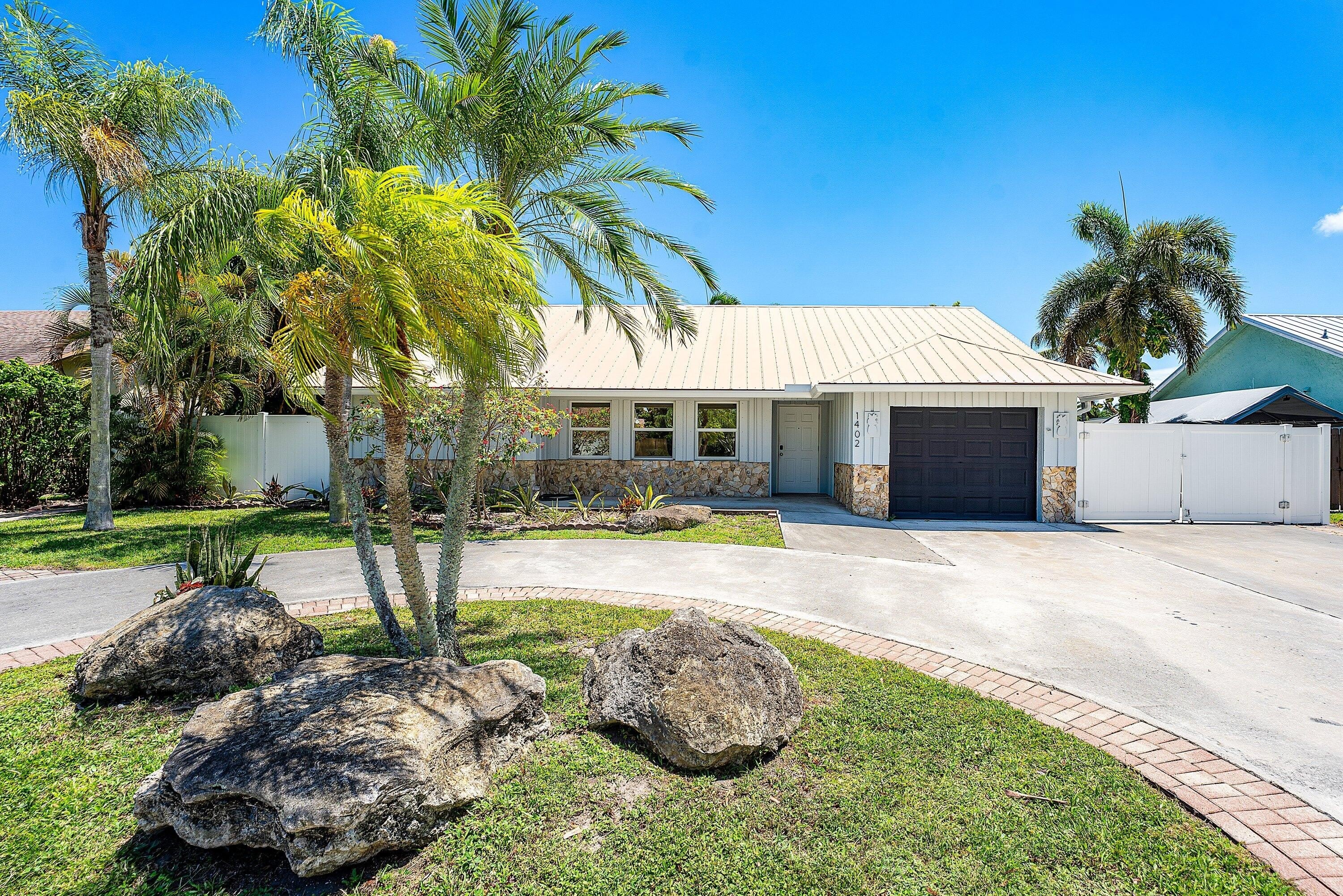 1402 Cormorant Road – photo 1
