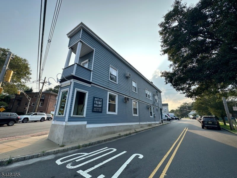 746 Bloomfield Ave – photo 1 of 17