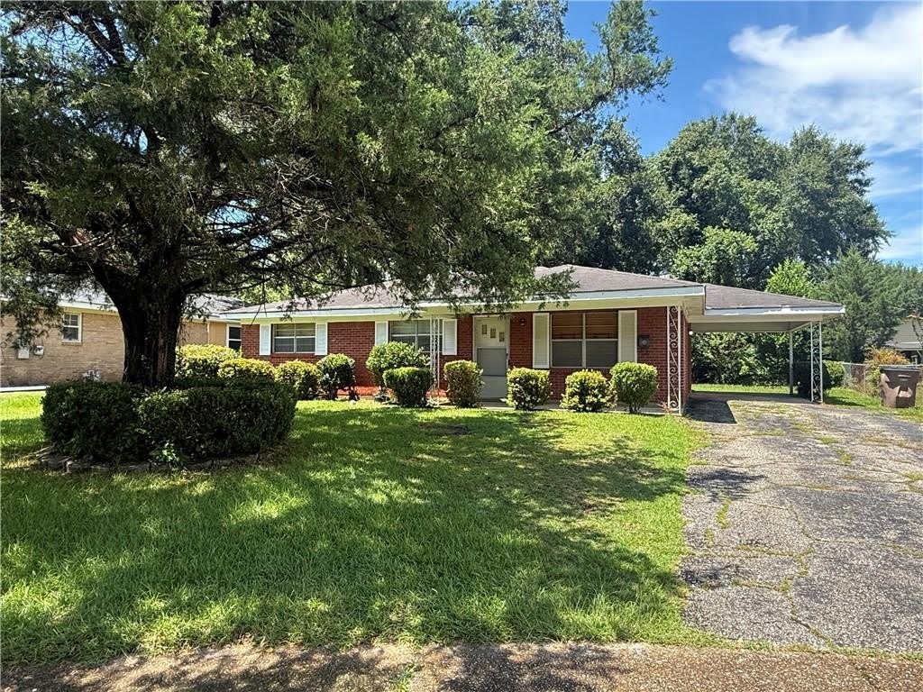2308 Crestwood Circle – photo 1