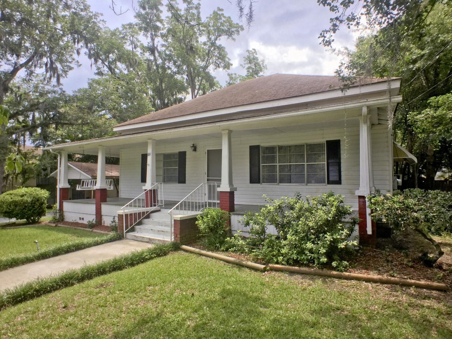 Updated Springfield Two Bedroom House with Porch and Back Yard! – photo 1 of 17