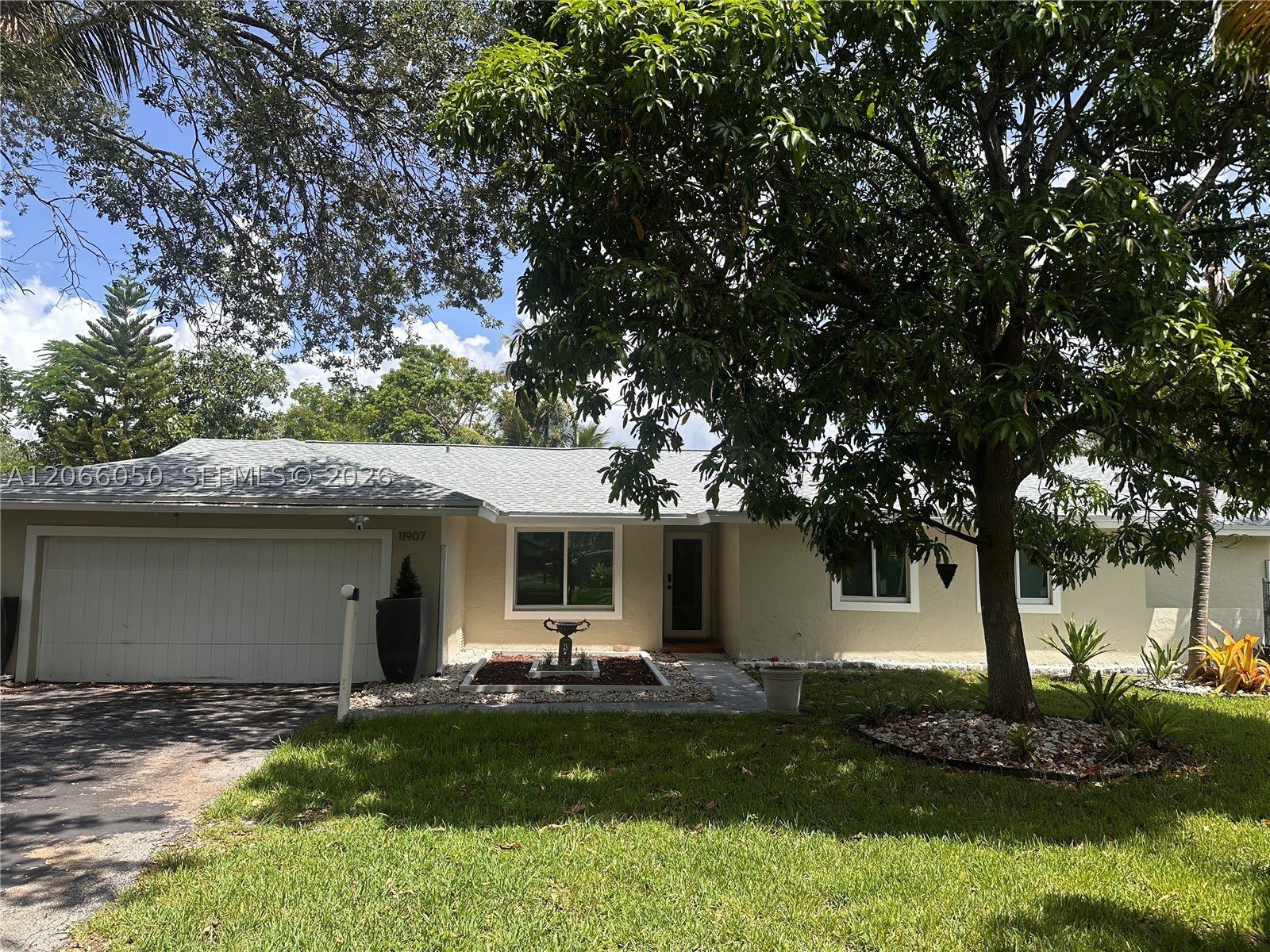 11907 Jennifer Way – photo 1