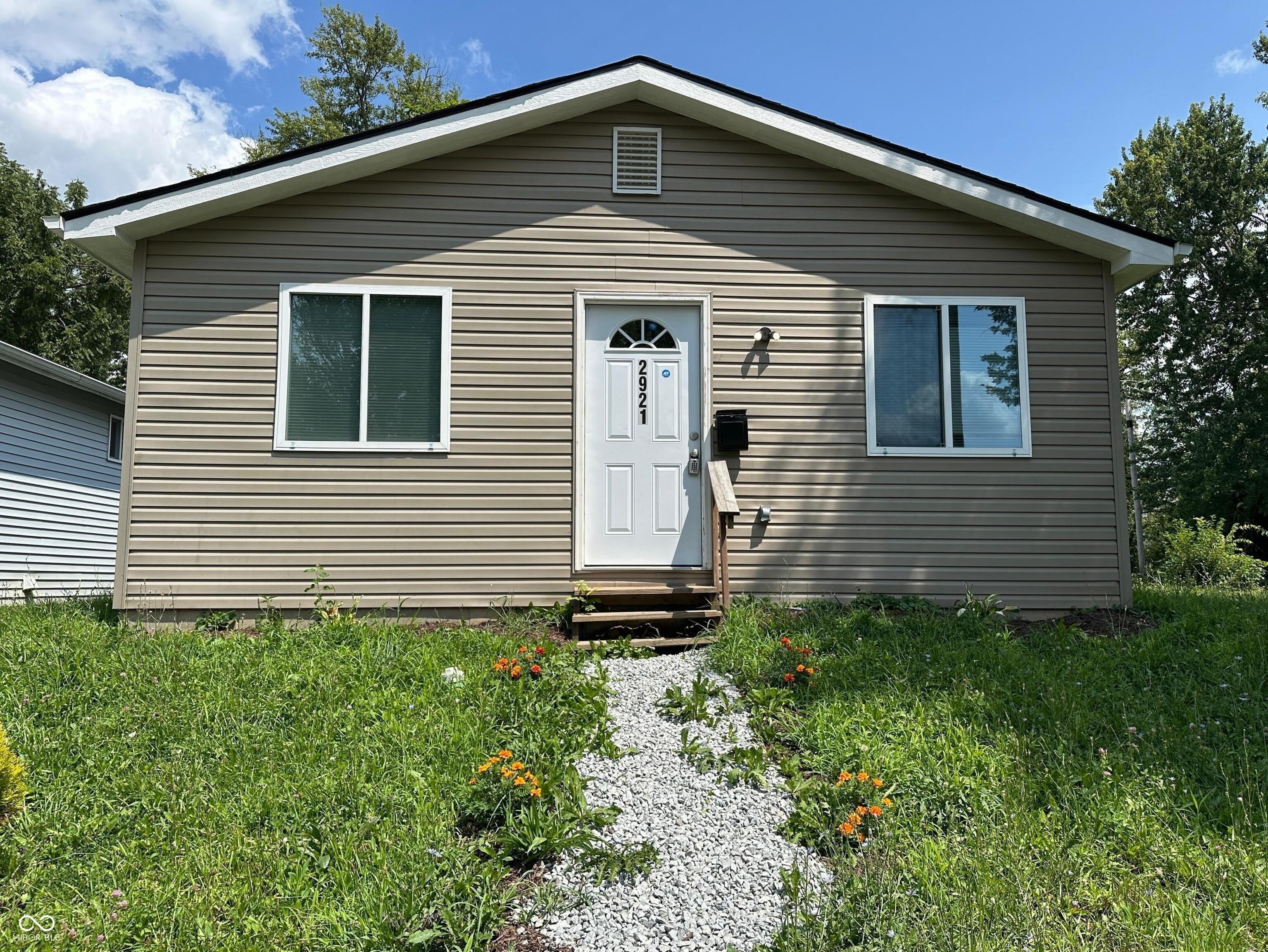 2921 N Dearborn Street – photo 1