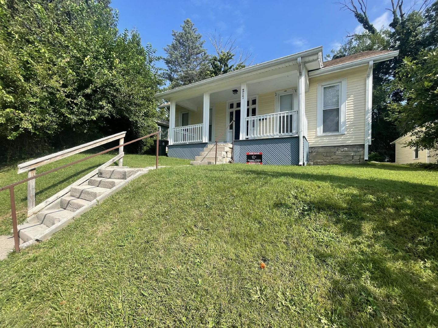 217 E. 10th St. – photo 1