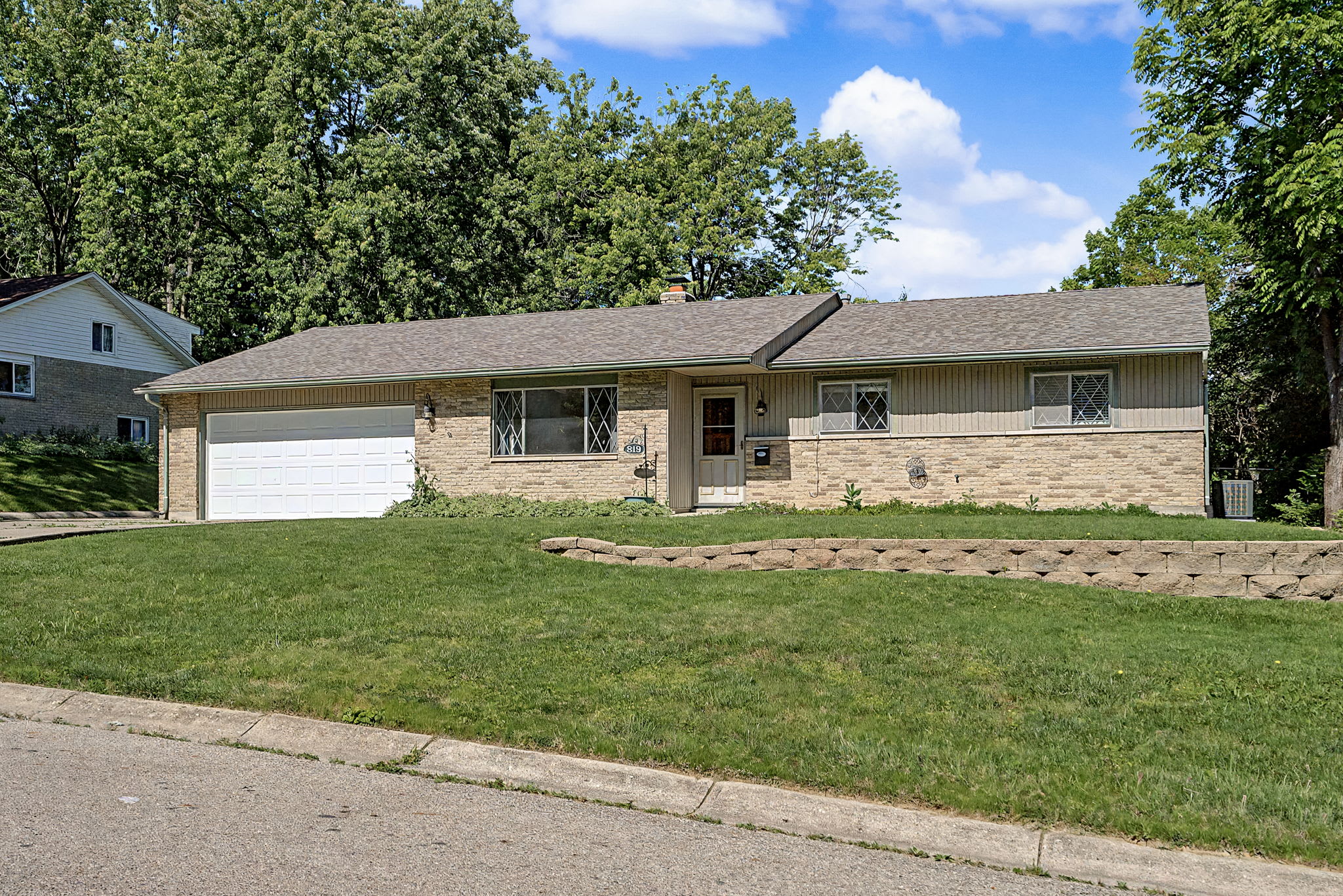 819 Gleneagle Dr – photo 1 of 34