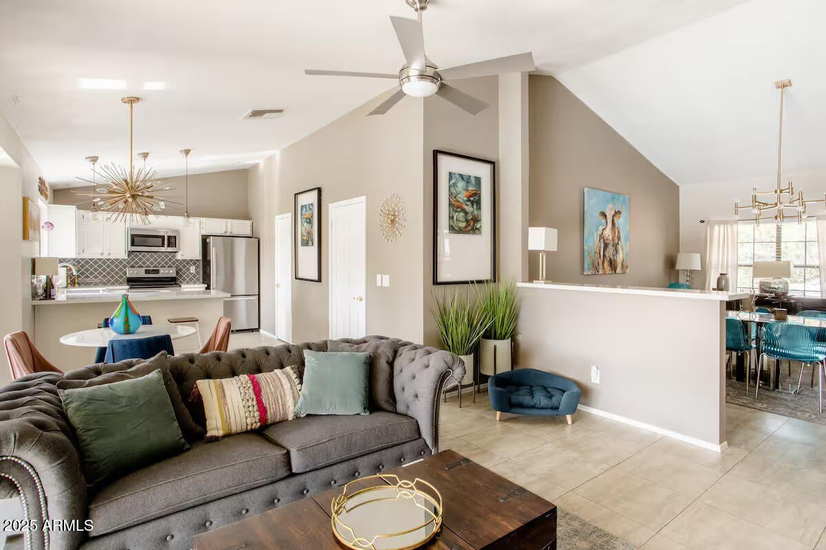 6533 E Grandview Drive – photo 1