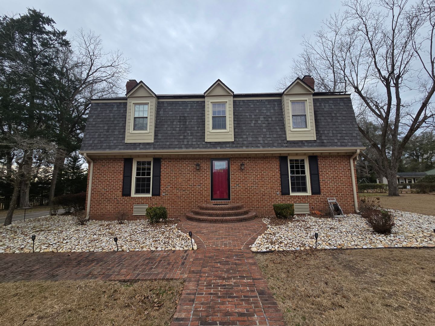 409 N Fulton St Raeford – photo 1 of 81