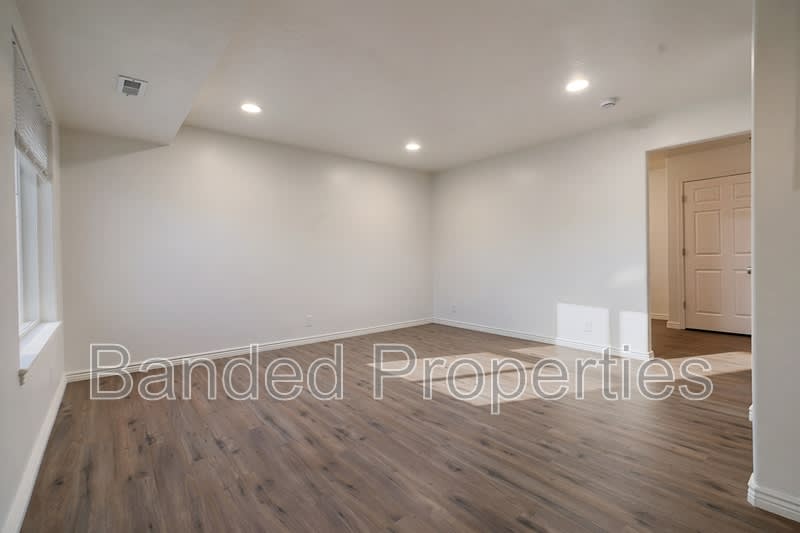 325 East Mill Street South – photo 1 of 22