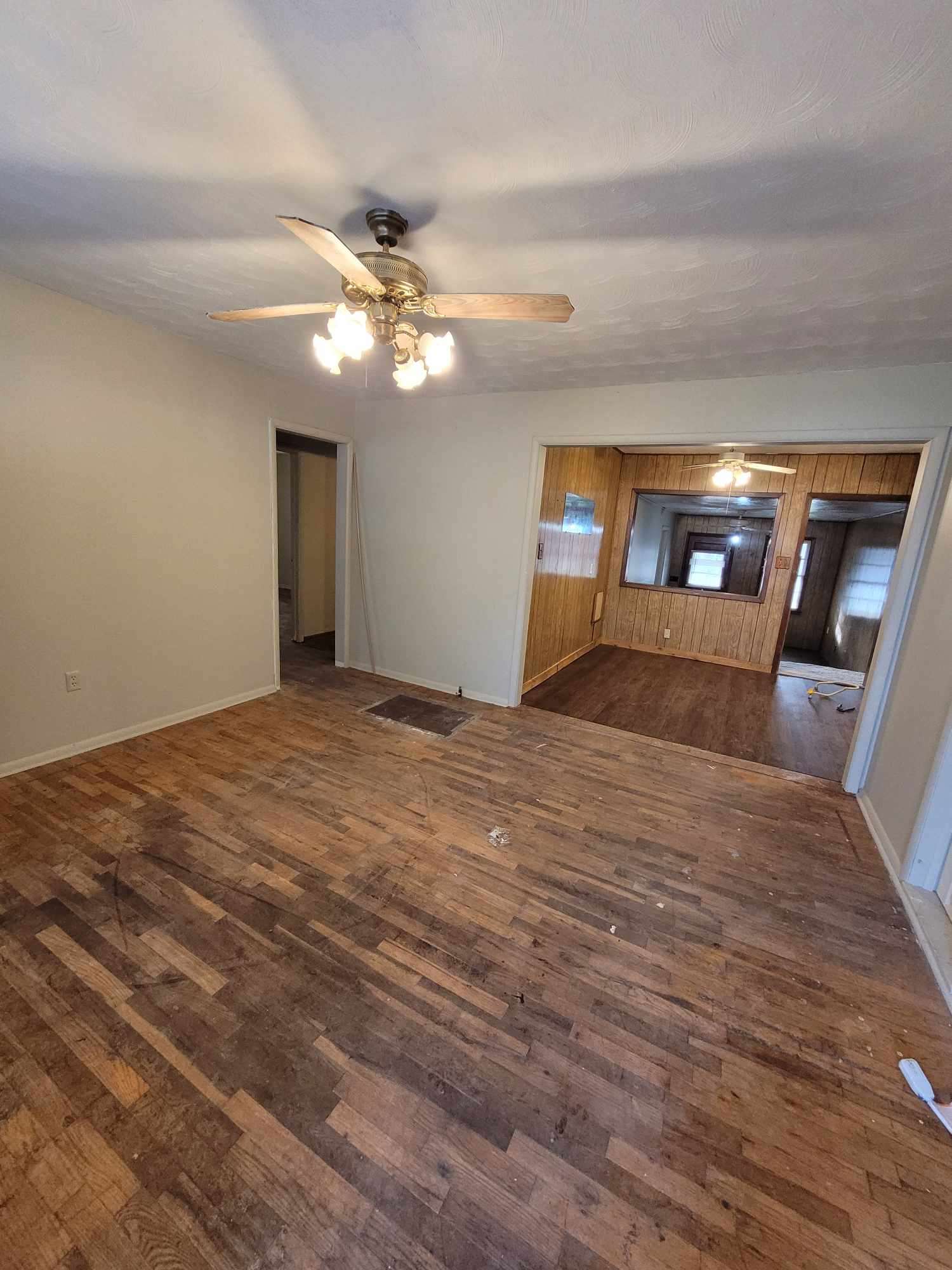 311 N. H Street – photo 1 of 9