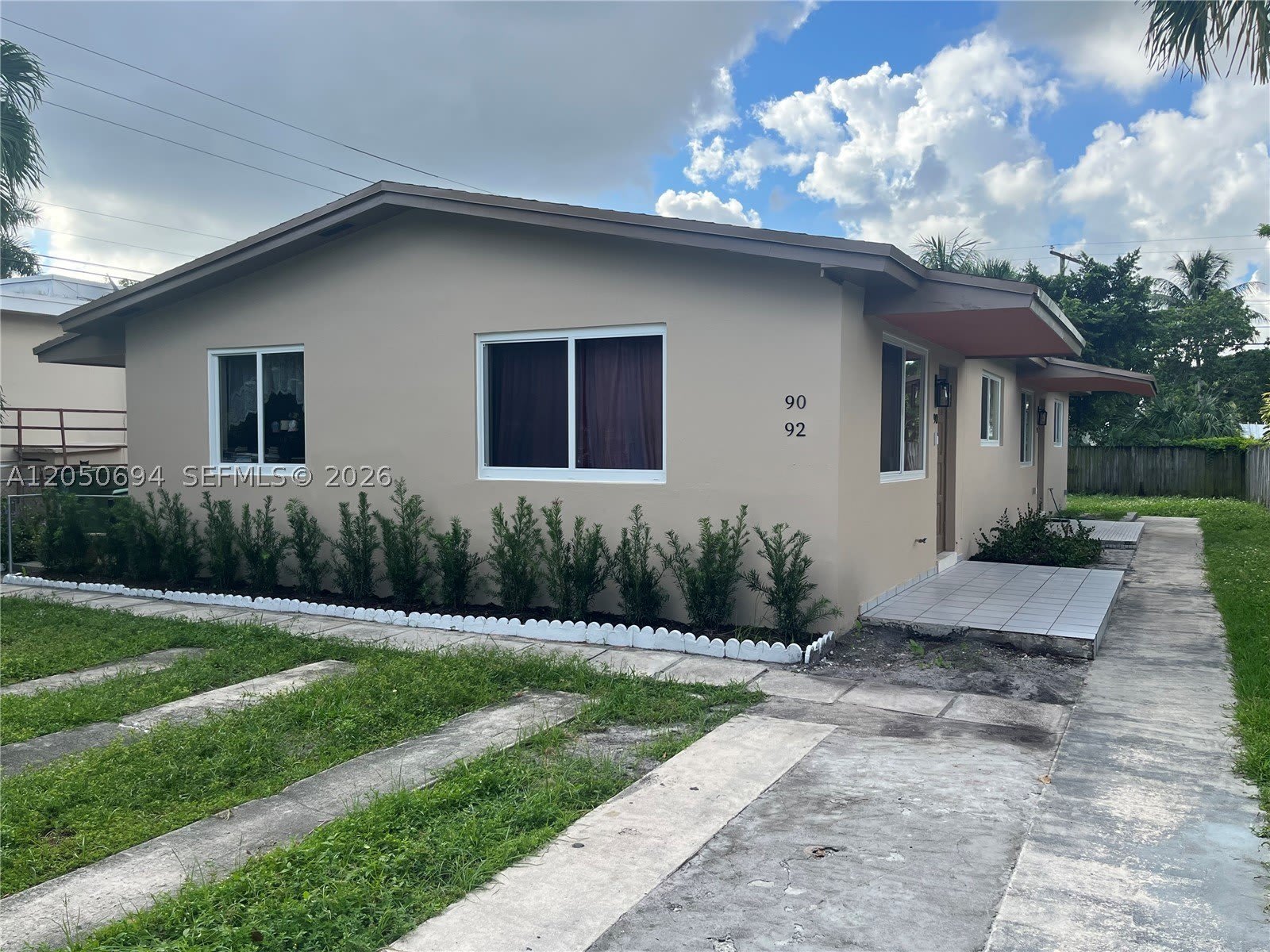 90 E 15th St – photo 1