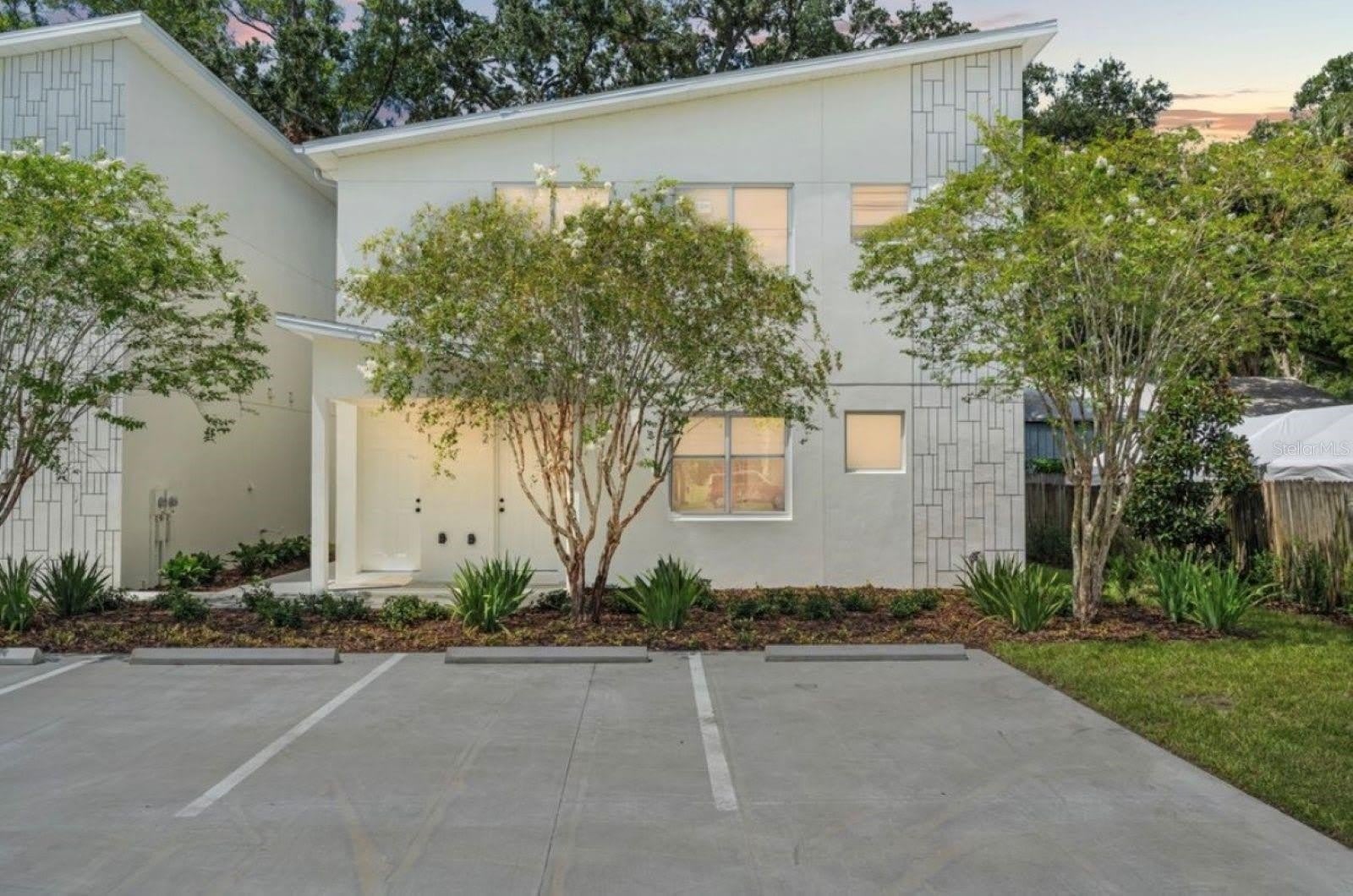 4206 N MANHATTAN Avenue – photo 1
