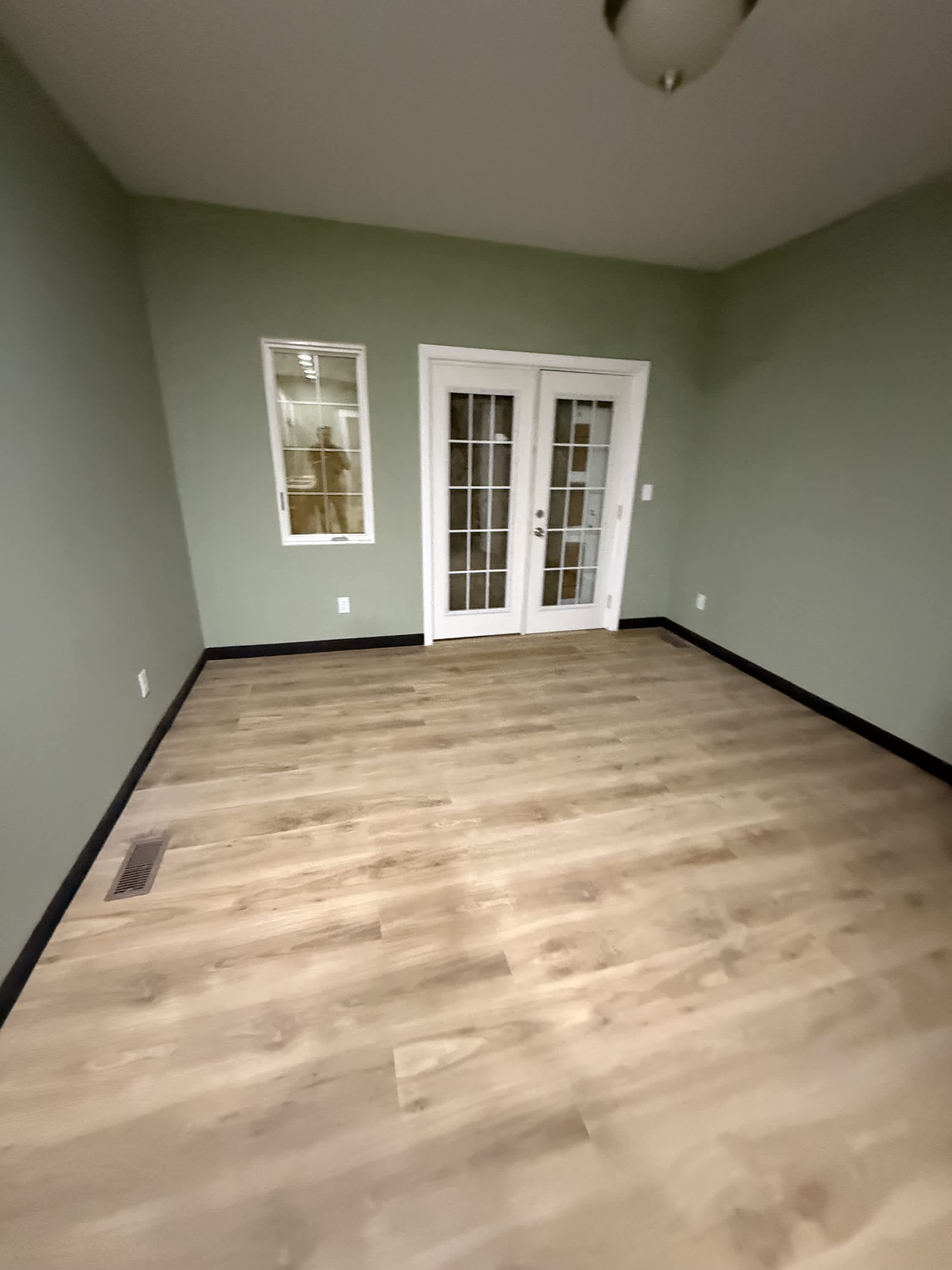 27 South Tuxedo Street – photo 1