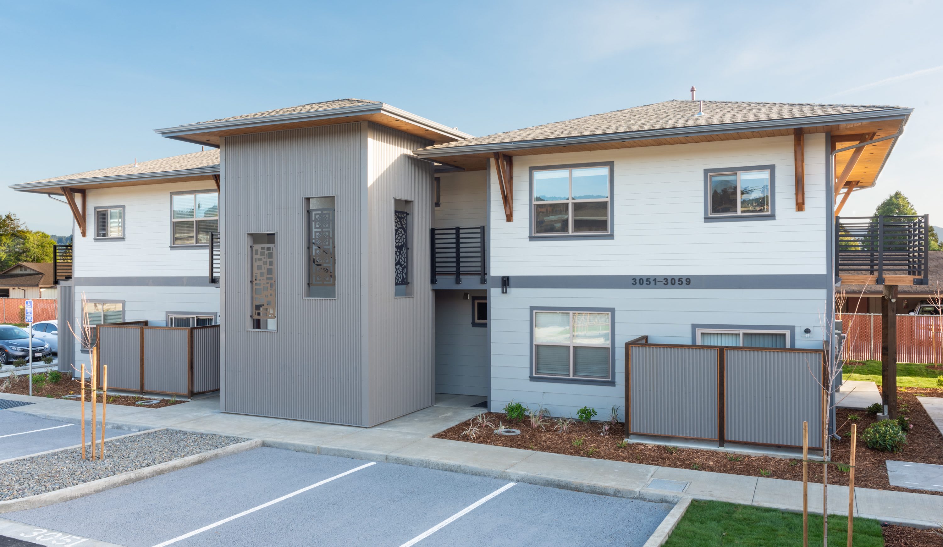 3053 Smith Ln – photo 1 of 10