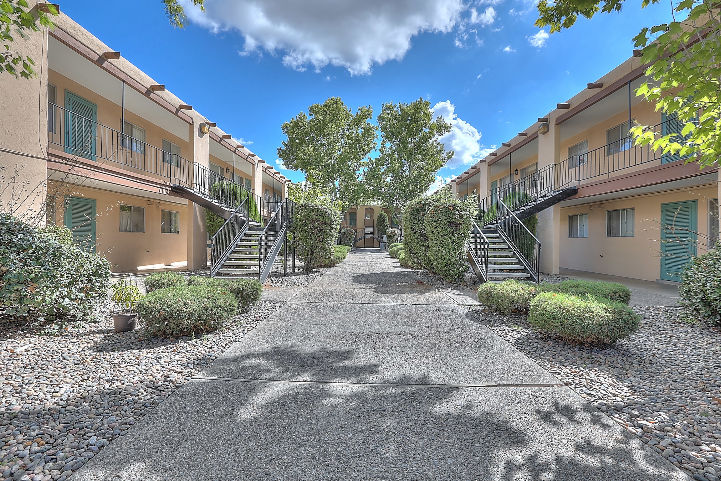 El Pueblo I Apartments – photo 1