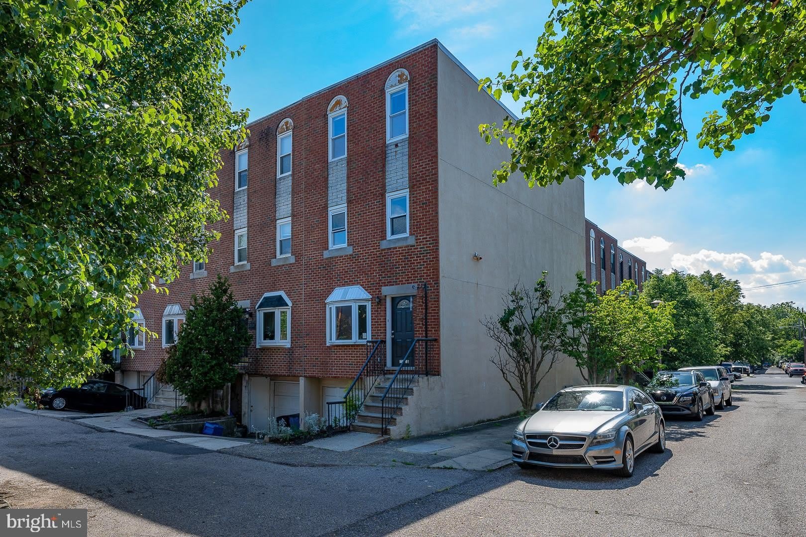 2822 OGDEN Street – photo 1