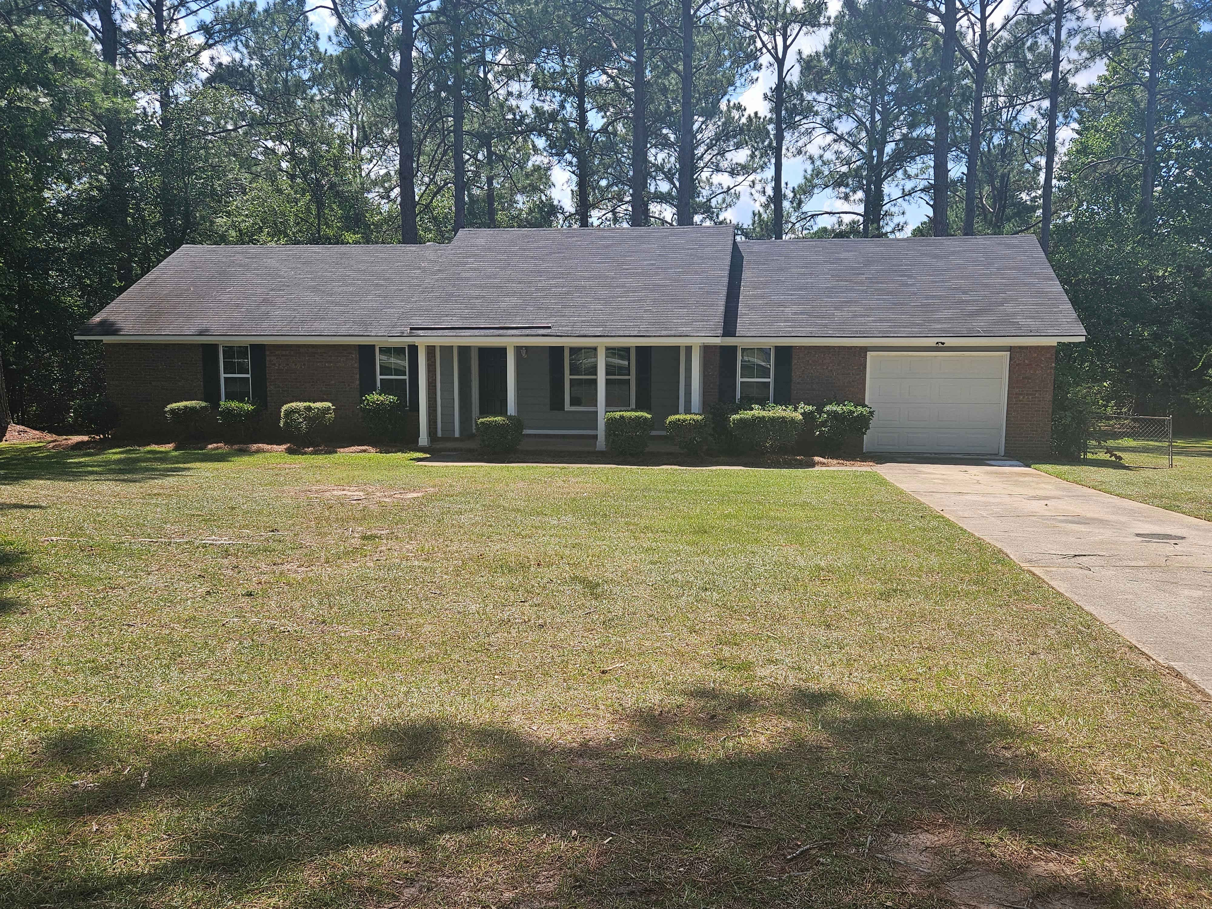 202 Dunaway Dr – photo 1 of 7